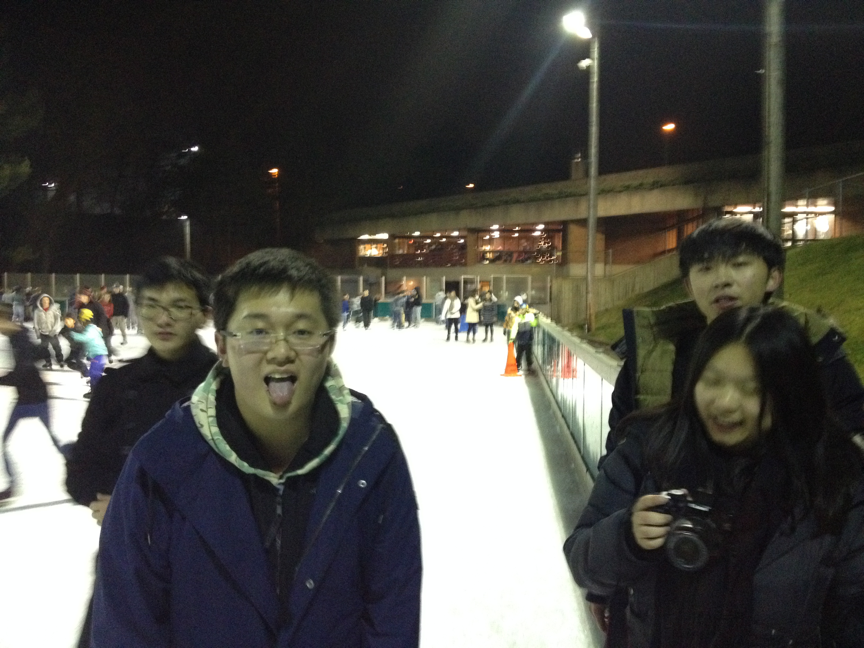 skating2 美国寄宿家庭服务中心博客 AHS活动之冬日滑冰